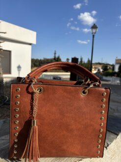 Alternative view of bolso Ana