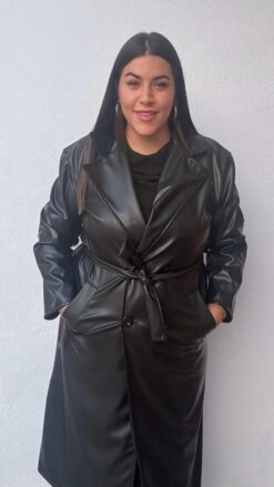 Alternative view of Gabardina polipiel Emma